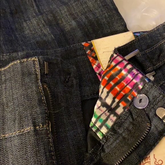 NWT Very Dark Classy Denim Capri Pants - Picture 4 of 10